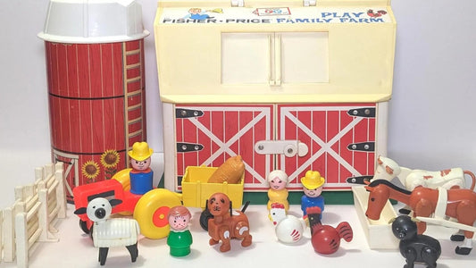 What Pieces Came with the Farm #915 Fisher Price Set?