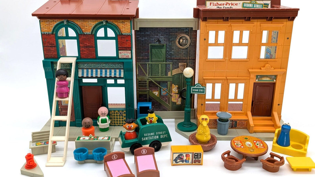 What Pieces Came with the Sesame Street #938 Fisher Price Set?
