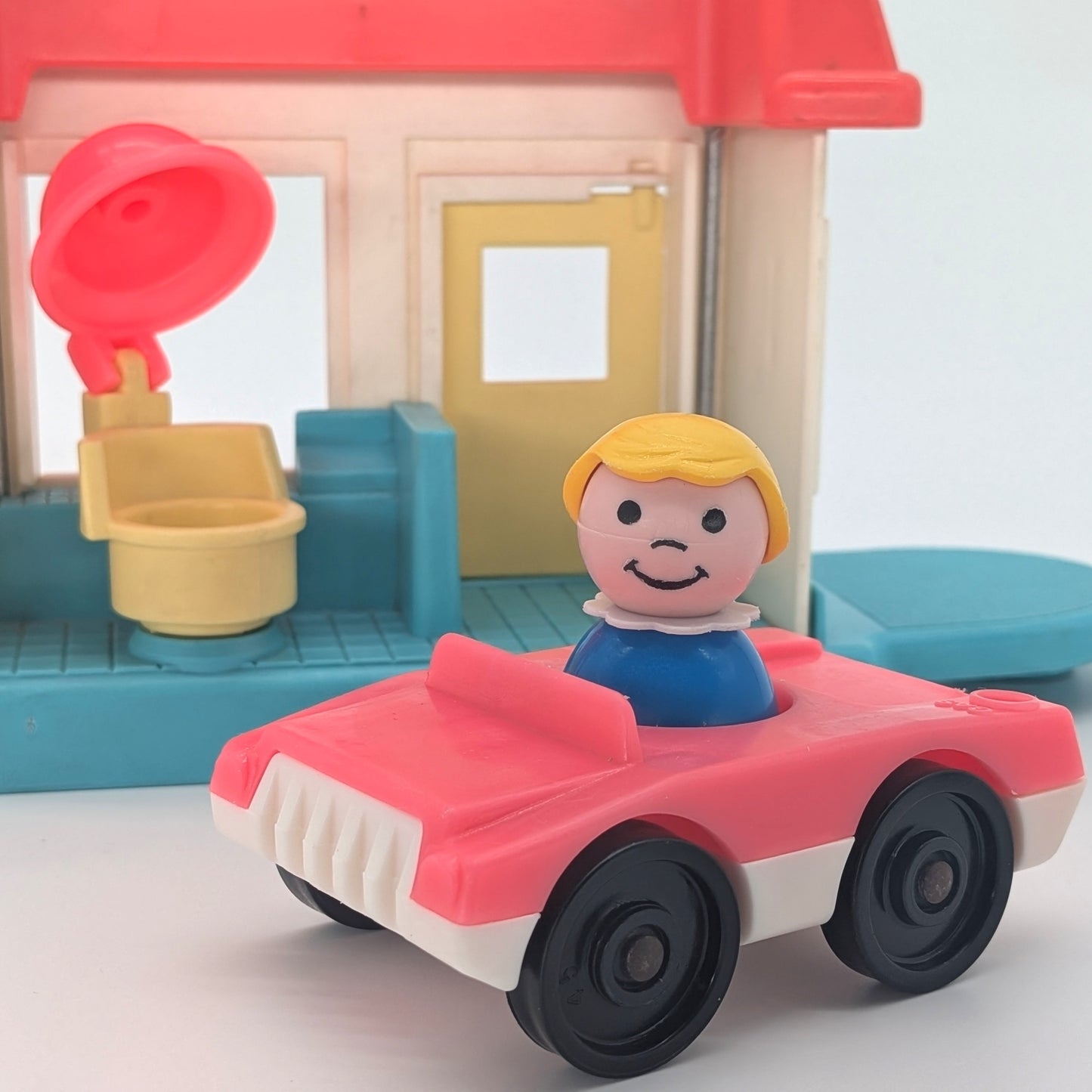Beauty Salon 2453 Playset - Fisher Price Little People