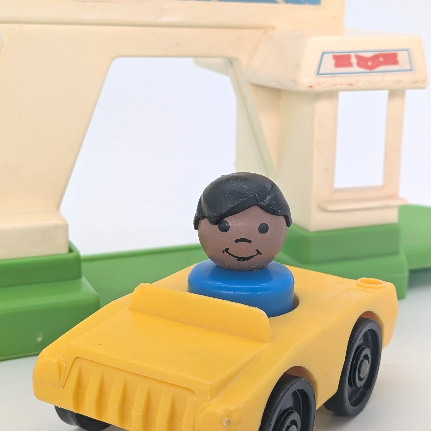 Drive-In Movie Theater 2454 Playset - Fisher Price Little People