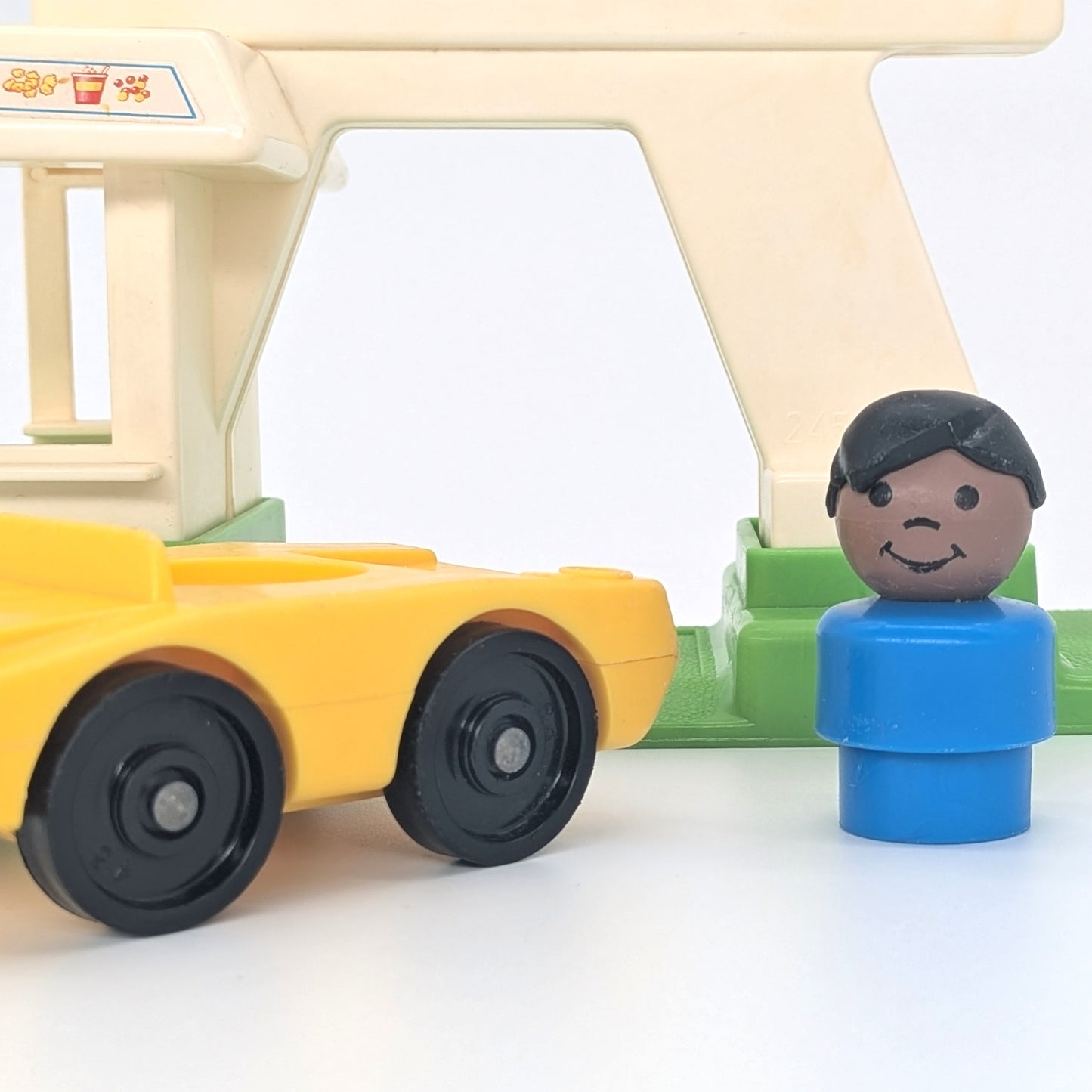 Drive-In Movie Theater 2454 Playset - Fisher Price Little People