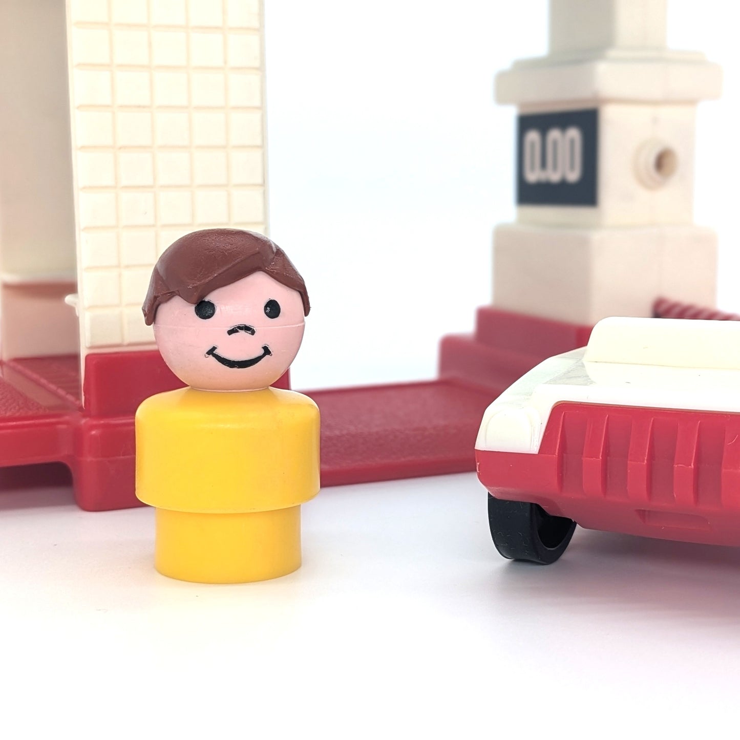 Drive-Up Gas Station 2455 Playset - Fisher Price Little People