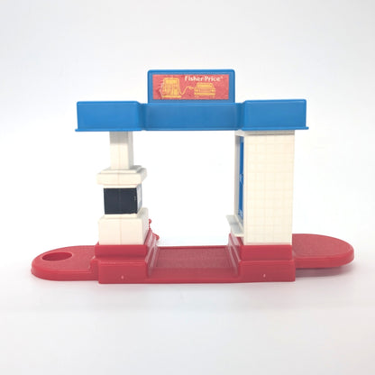 Drive-Up Gas Station 2455 Playset - Fisher Price Little People