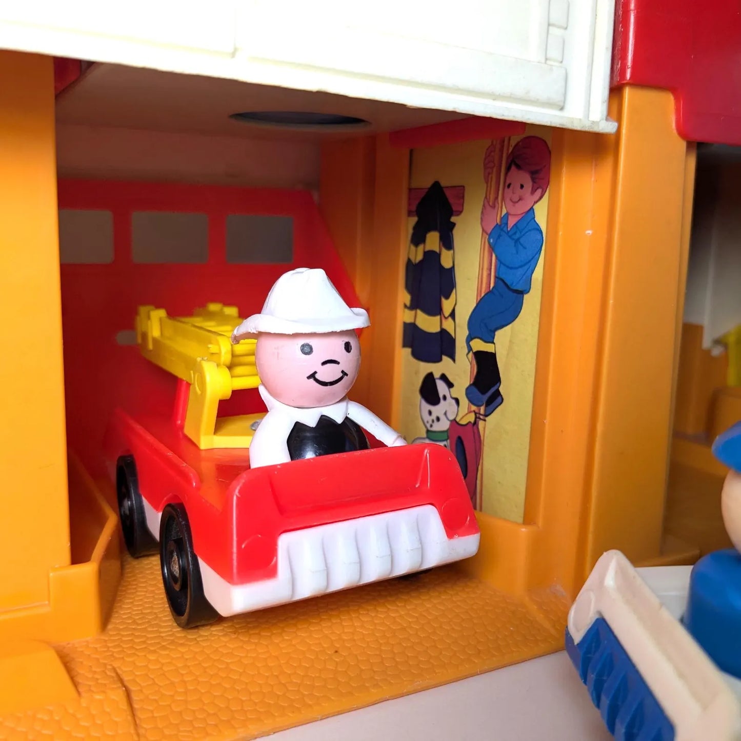 Main Street 2500 Playset - Fisher Price Little People