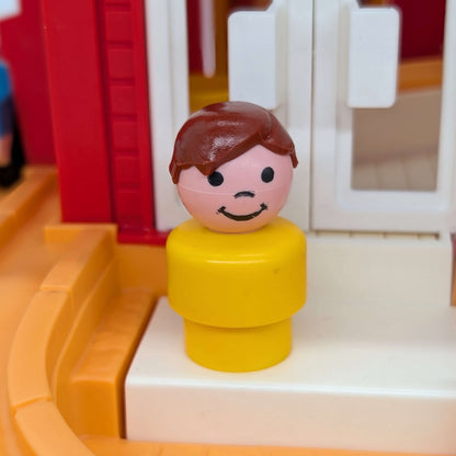 McDonald's Restaurant #2552 Playset - Fisher Price Little People