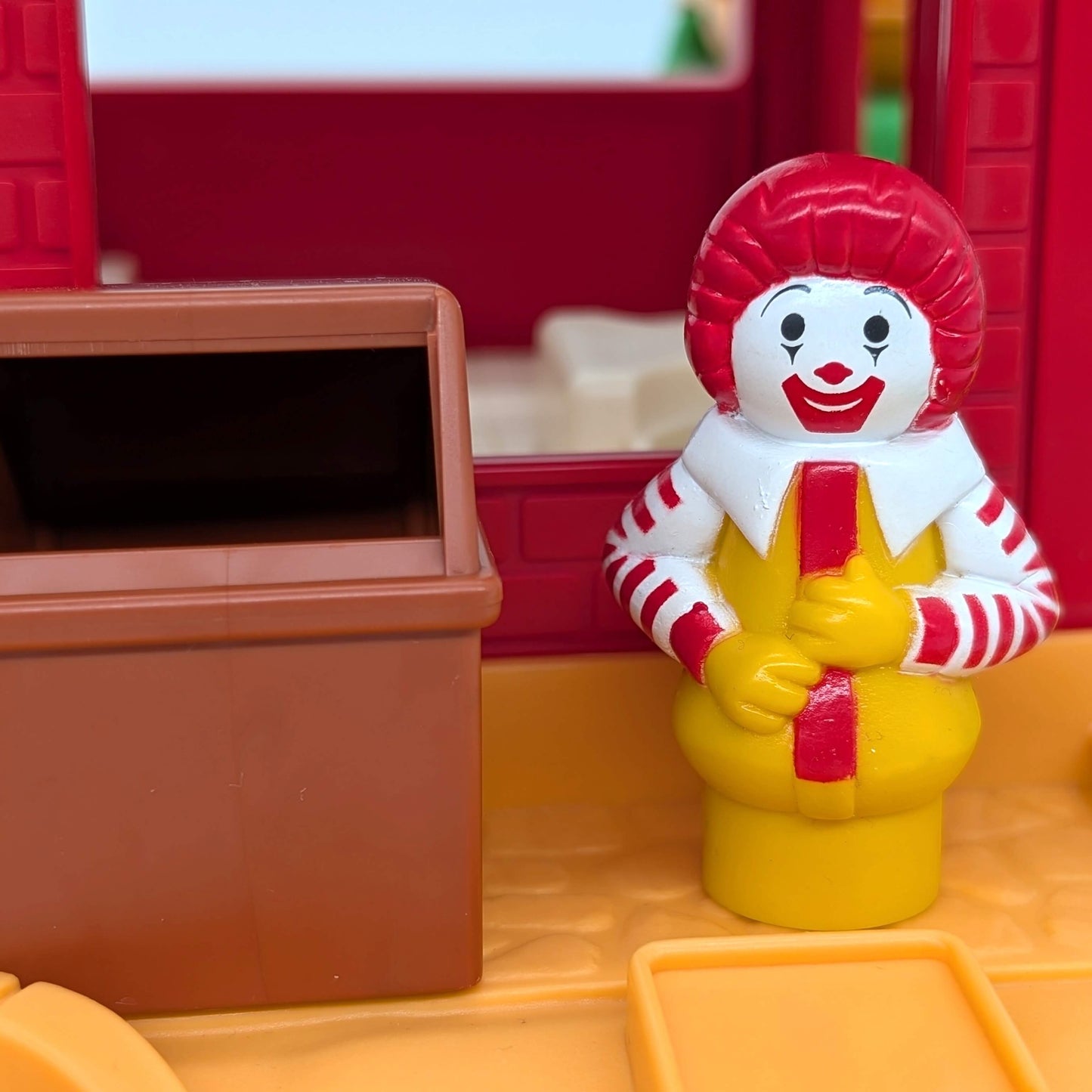 McDonald's Restaurant #2552 Playset - Fisher Price Little People