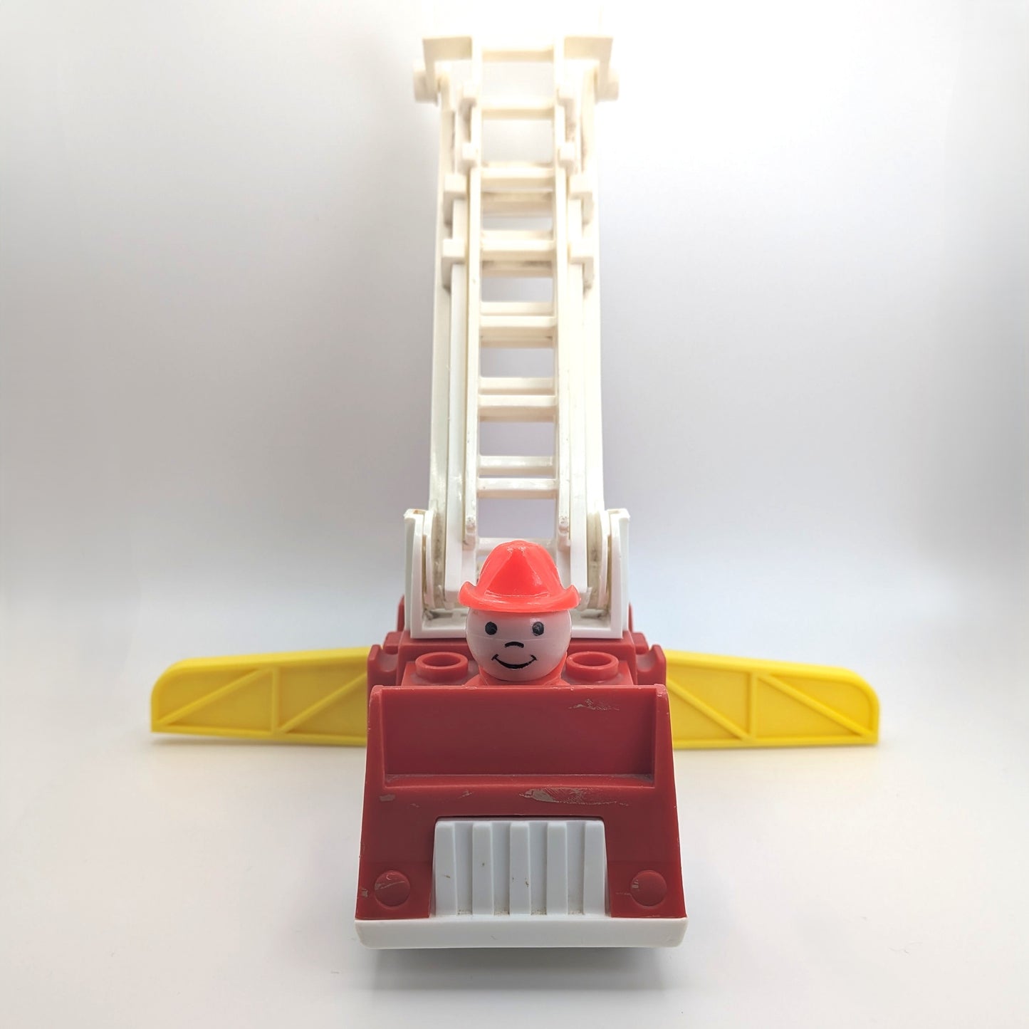 Little Trucks Fire Engine Rig 346 Playset - Fisher Price Little People