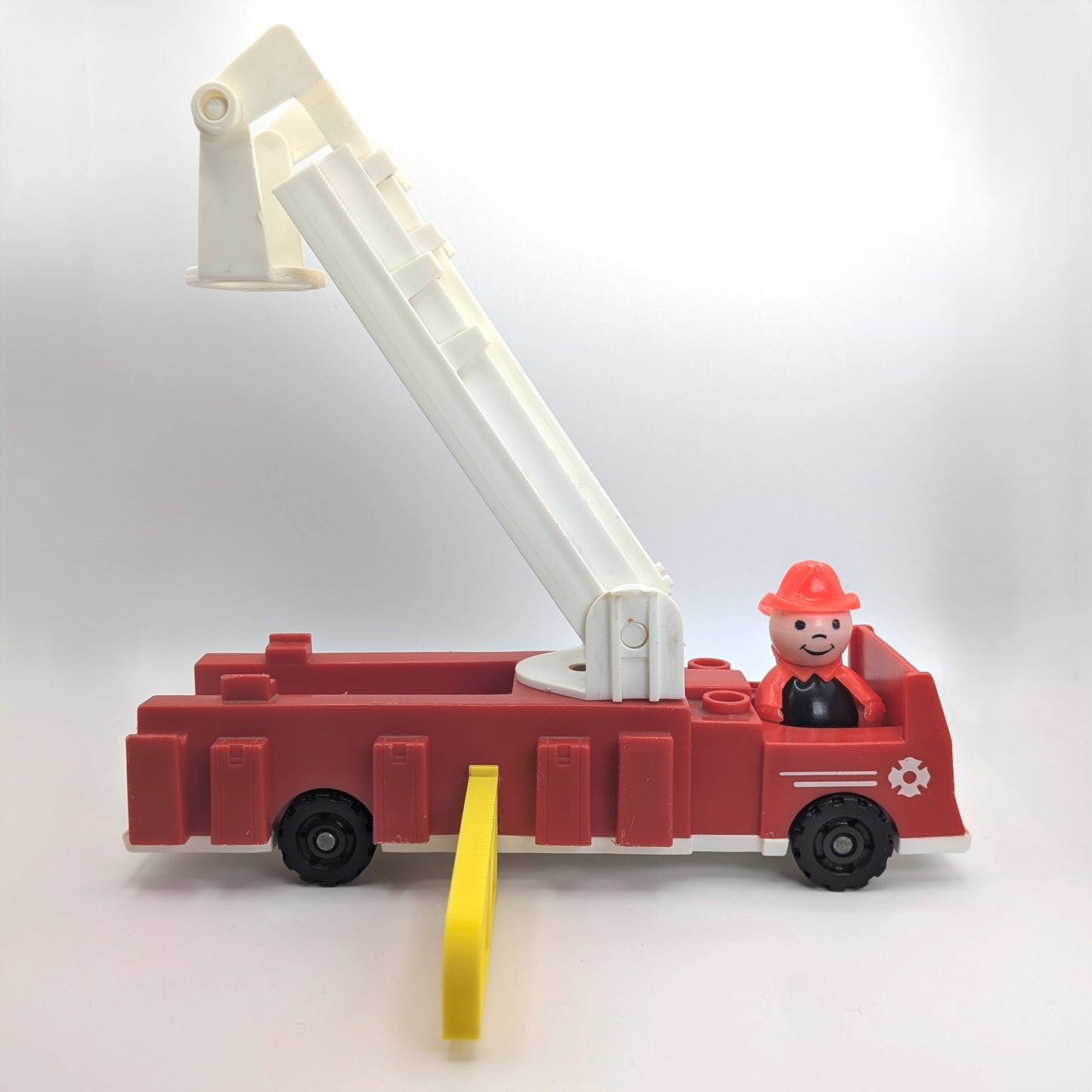 Little Trucks Fire Engine Rig 346 Playset - Fisher Price Little People