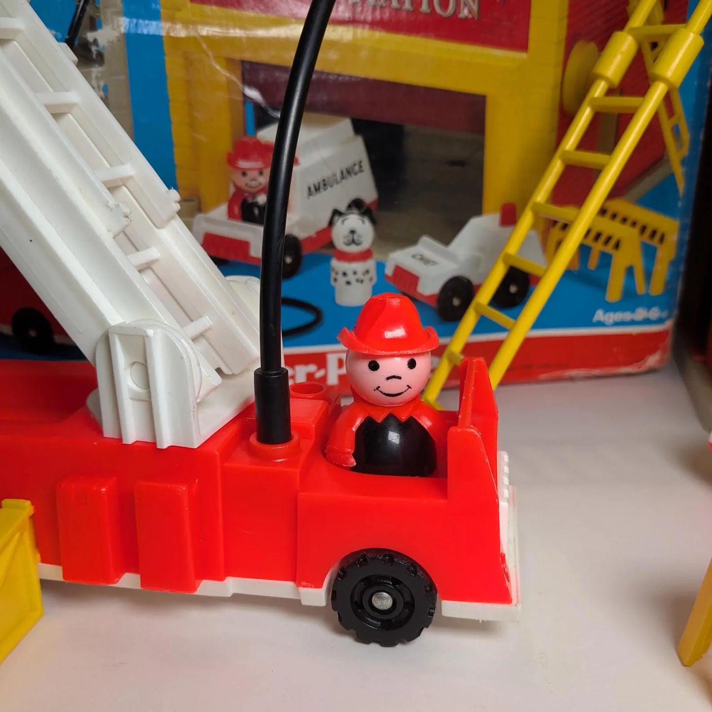 Fire Station 928 Playset - Fisher Price Little People