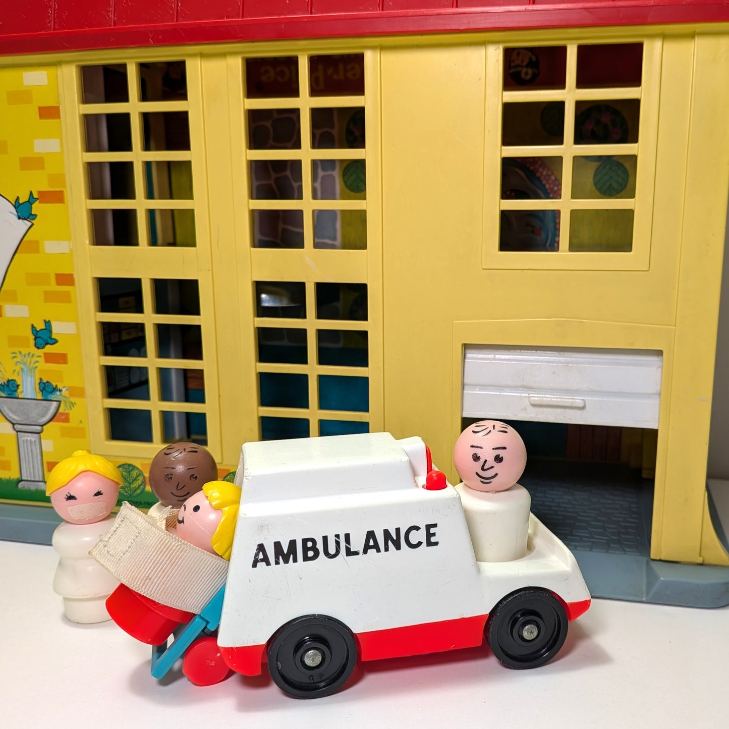 Childrens Hospital 931 Playset - Fisher Price Little People