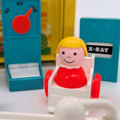 Childrens Hospital 931 Playset - Fisher Price Little People