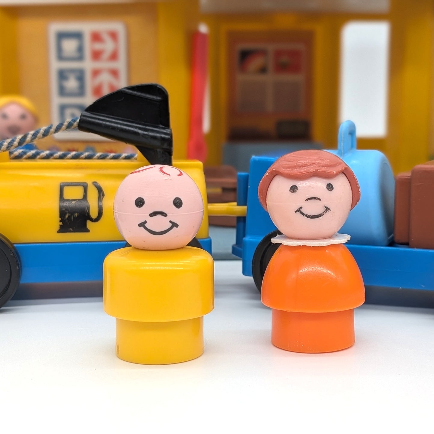 Jetport 933 Playset - Fisher Price Little People