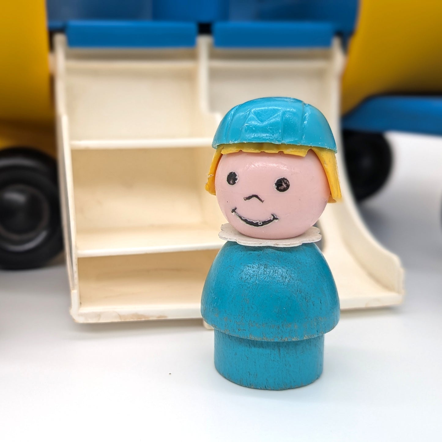Jetport 933 Playset - Fisher Price Little People