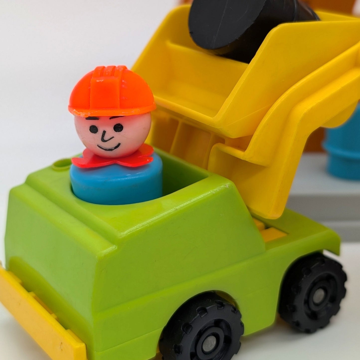 Lift & Load Depot 942 Playset - Fisher Price Little People