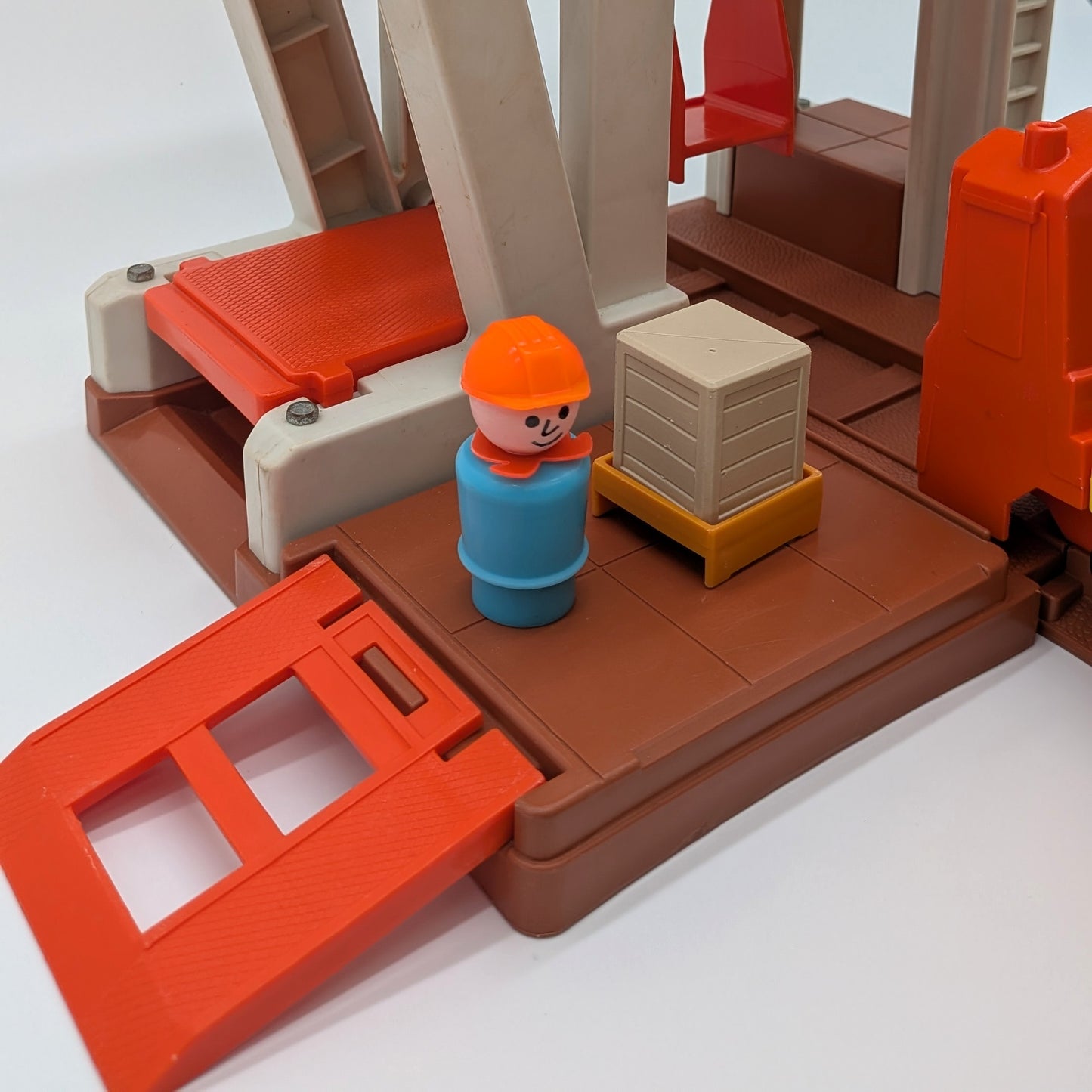 Lift & Load Railroad 943 Playset - Fisher Price Little People
