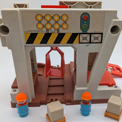 Lift & Load Railroad 943 Playset - Fisher Price Little People