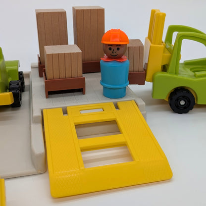 Lift & Load Lumber Yard #944 Playset - Fisher Price Little People
