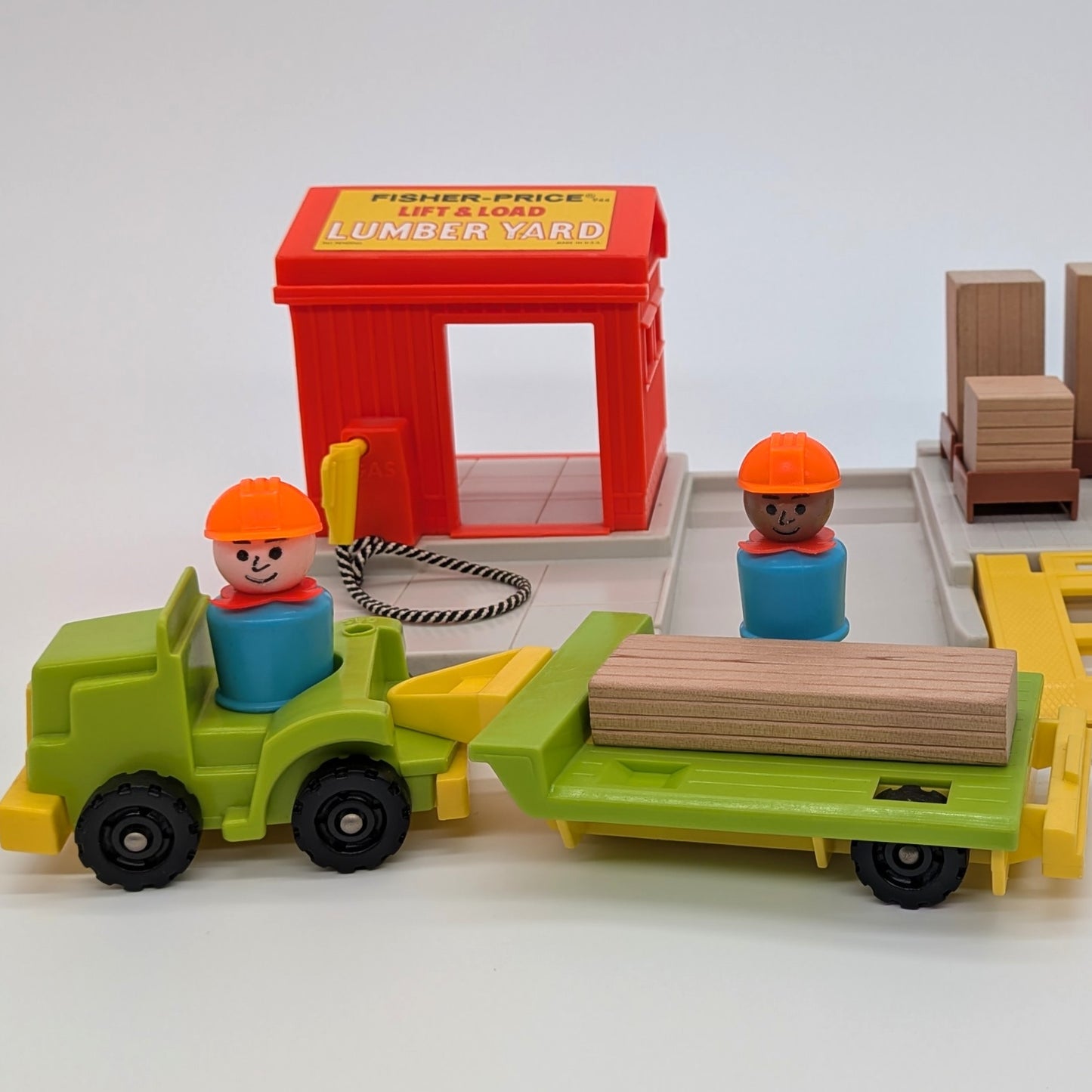 Lift & Load Lumber Yard #944 Playset - Fisher Price Little People