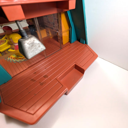 A Frame House 990 Playset - Fisher Price Little People