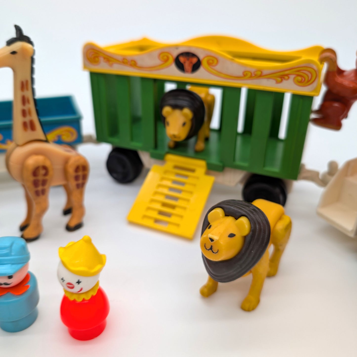 Circus Train 991 Playset - Fisher Price Little People