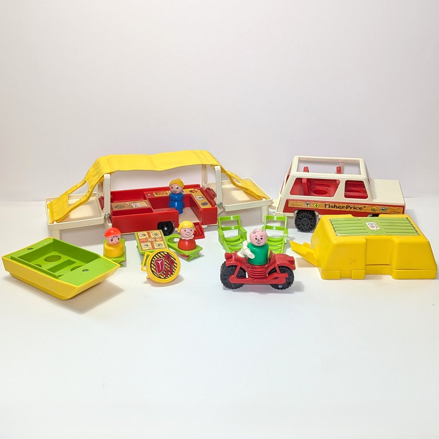 Car and Popup Camper 992 Playset - Fisher Price Little People