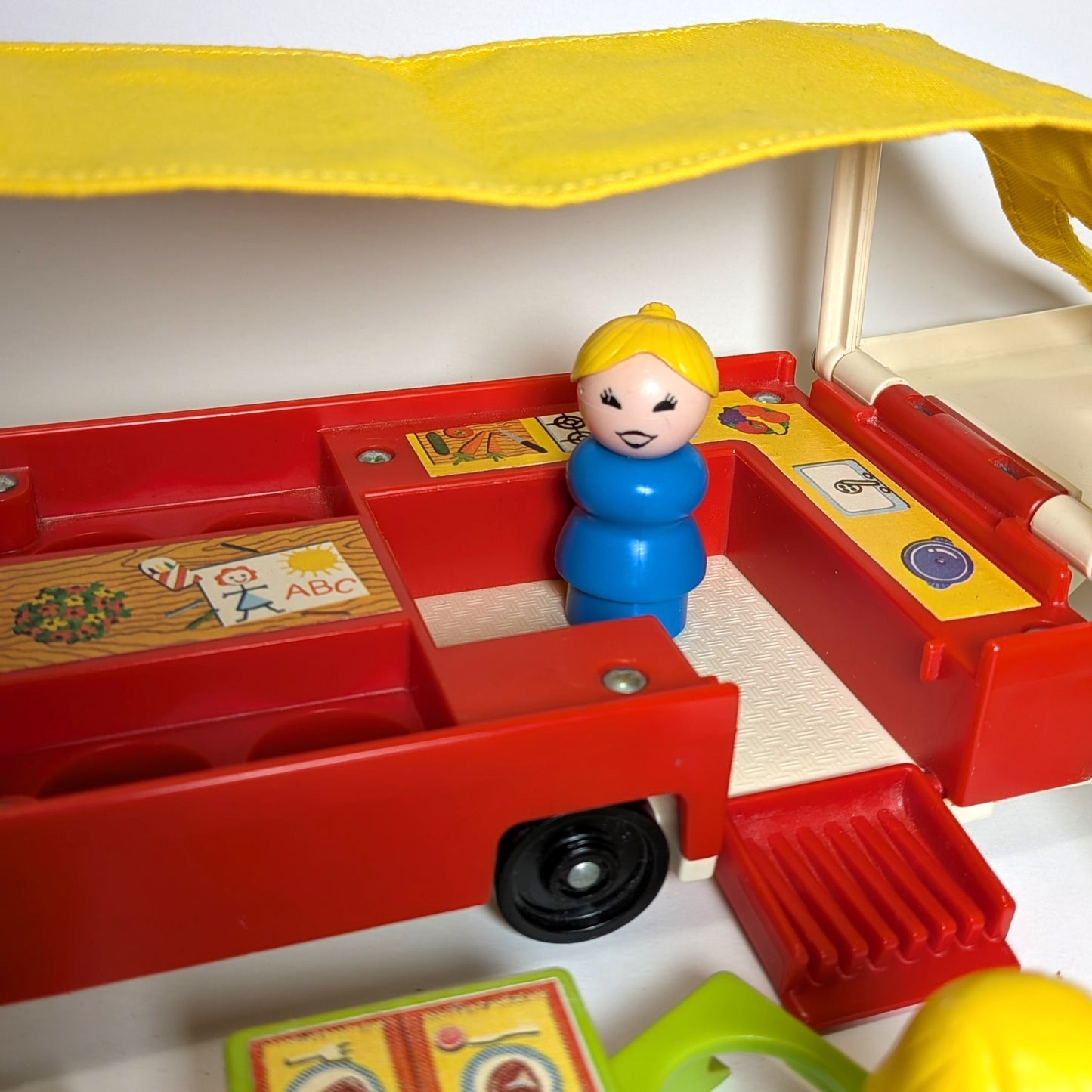 Car and Popup Camper 992 Playset - Fisher Price Little People