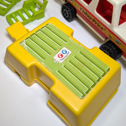 Car and Popup Camper 992 Playset - Fisher Price Little People