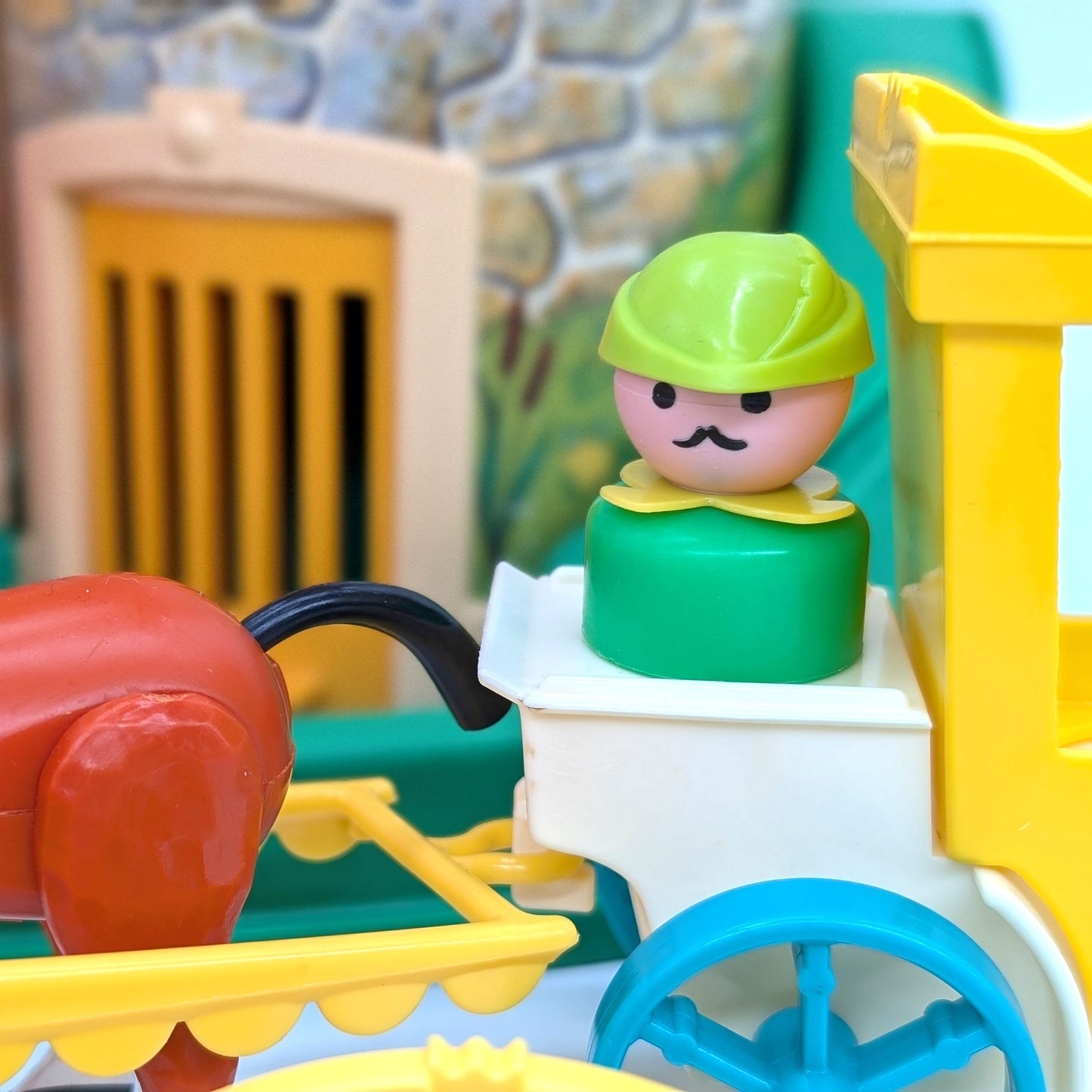 Castle 993 Classic Edition Playset - Fisher Price Little People