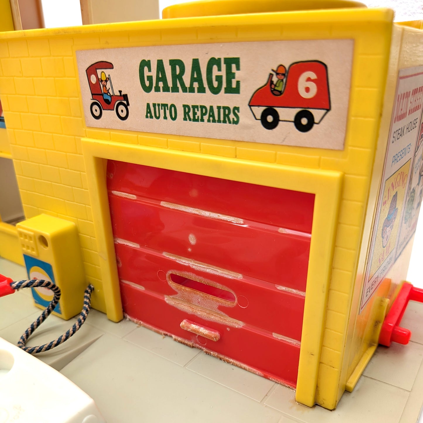 Village 997 Playset - Fisher Price Little People