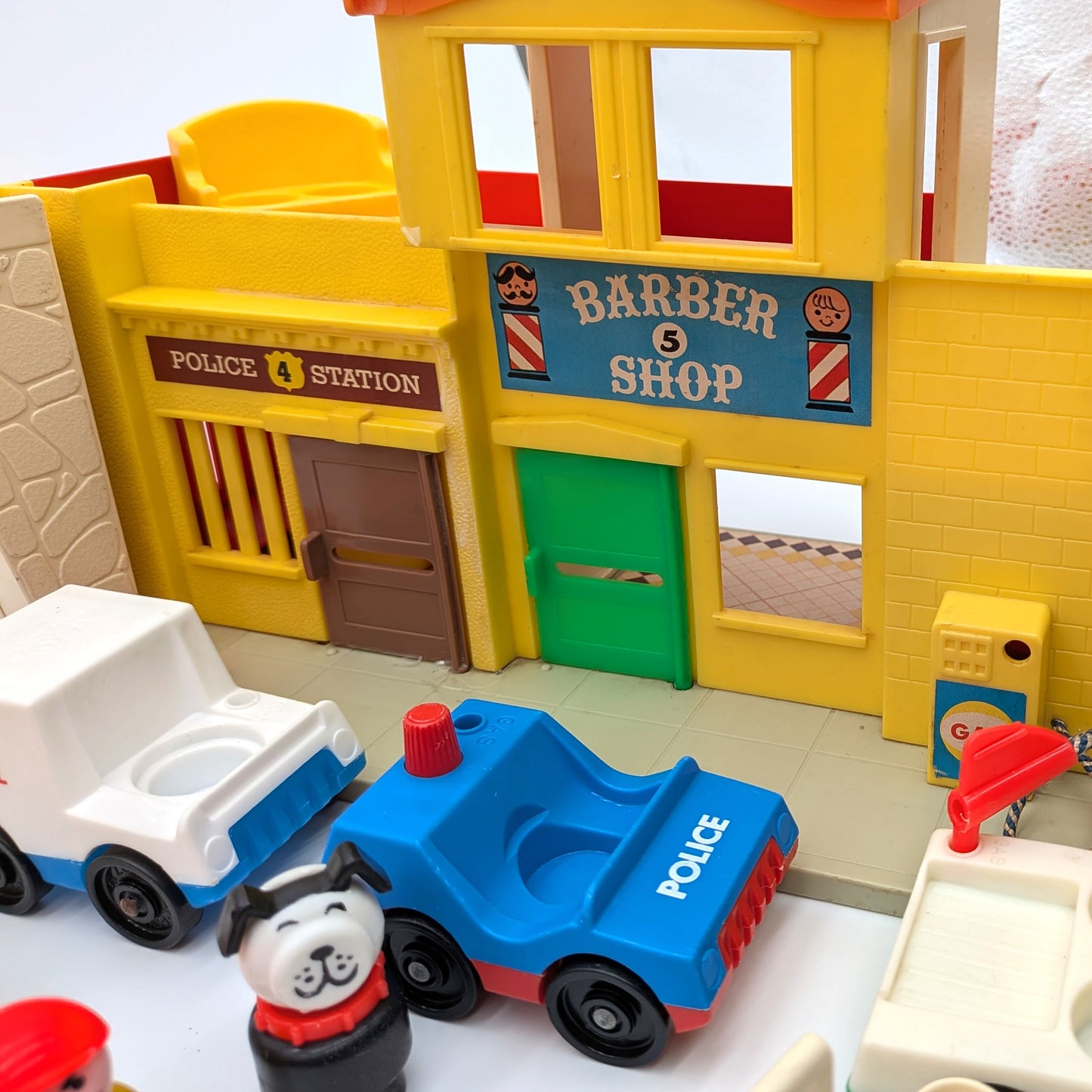 Village 997 Playset - Fisher Price Little People