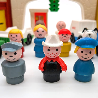 Village 997 Playset - Fisher Price Little People