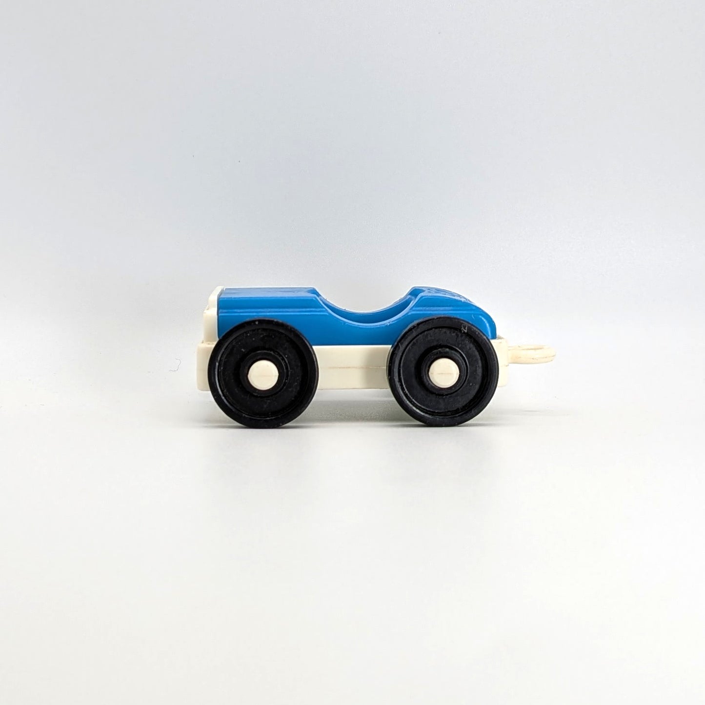 1-Seat Car Blue/White with Hitch - Fisher Price Little People