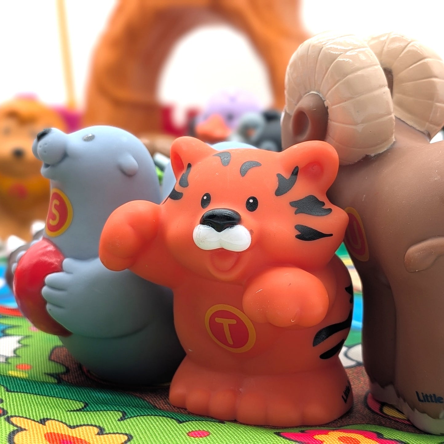 A-Z Learning Zoo J0134 Playset - Fisher Price Little People