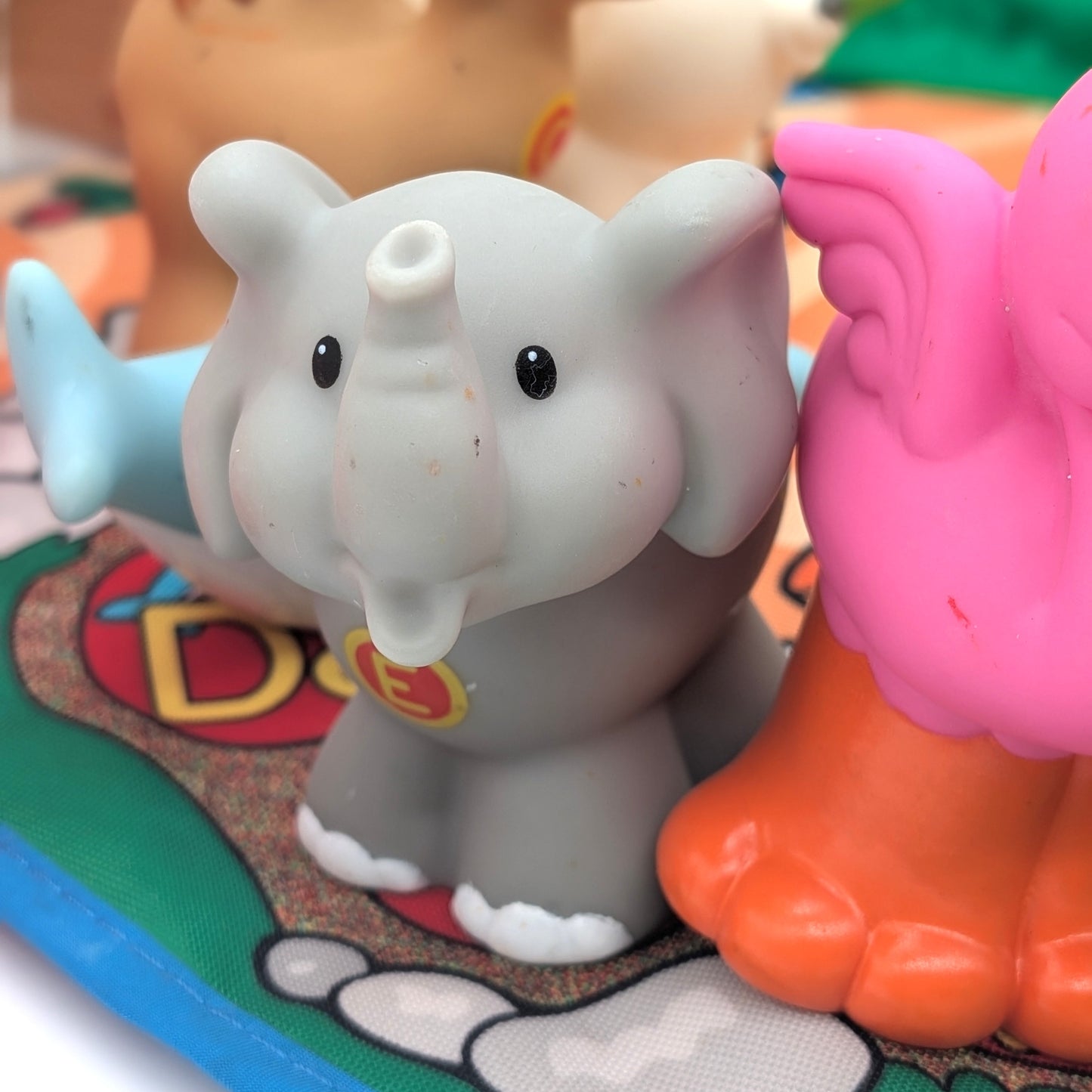 A-Z Learning Zoo J0134 Playset - Fisher Price Little People