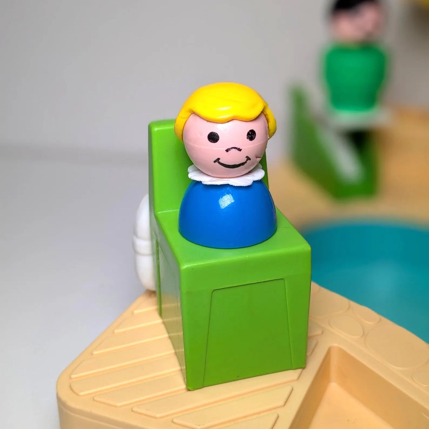 Swimming Pool 2526 Playset - Fisher Price Little People