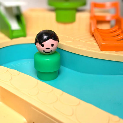 Swimming Pool 2526 Playset - Fisher Price Little People