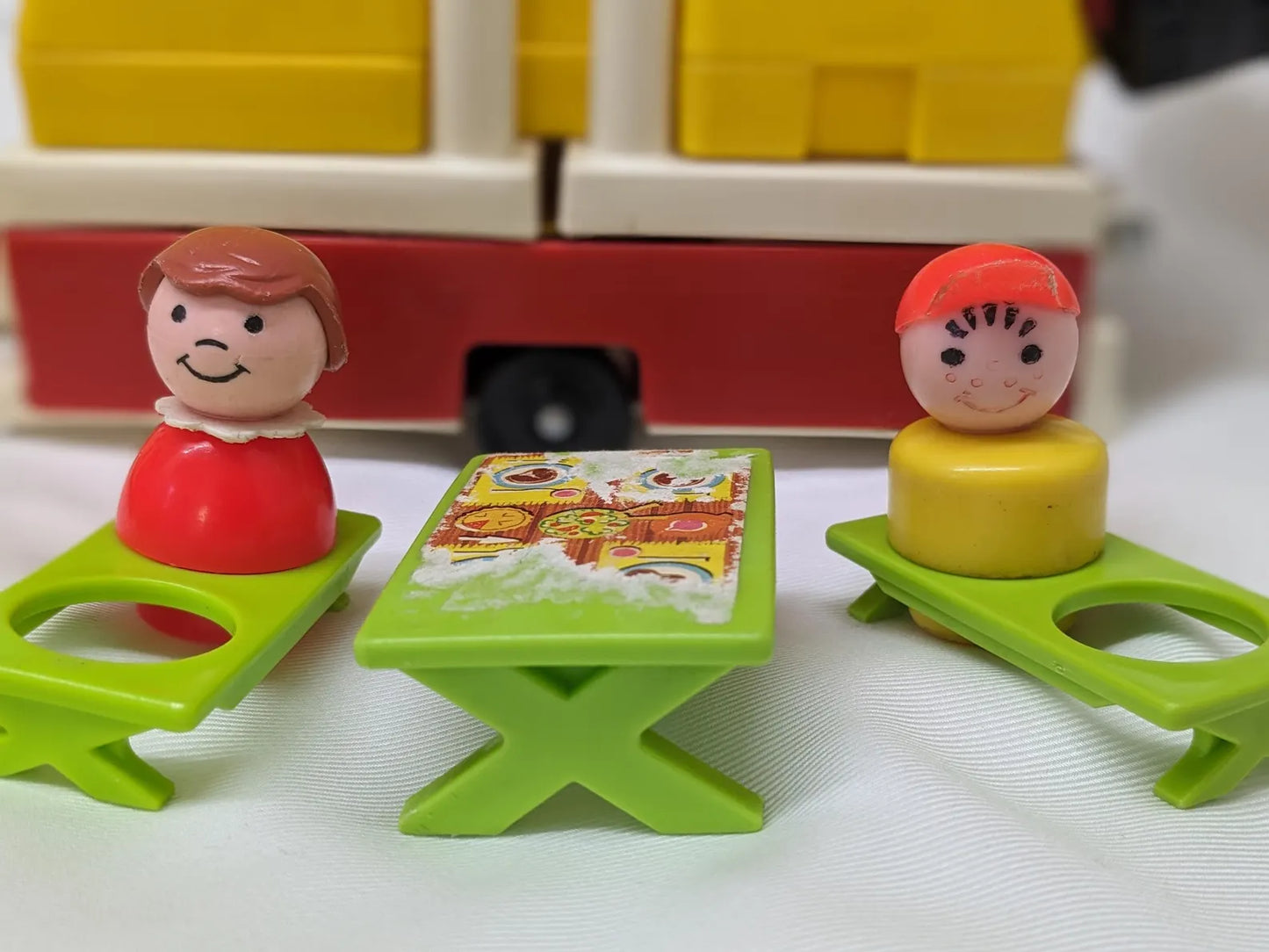 Car and Popup Camper 992 Playset - Fisher Price Little People
